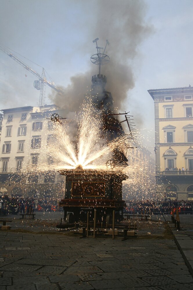 Italy festivals -- The Scoppio del Carro is an event of the popular secular-religious tradition that takes place on Easter Sunday in the historic center of Florence.