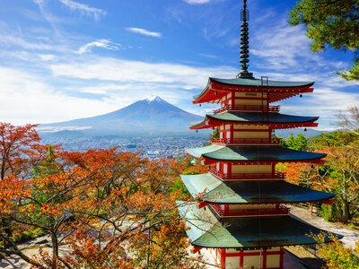 Chureito pagoda in Fujiyoshida with Mount Fuji in background on sunny day, Japan